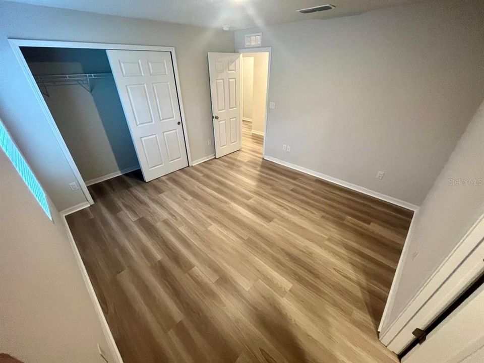 待售: $399,000 (4 贝兹, 0 浴室, 1957 平方英尺)