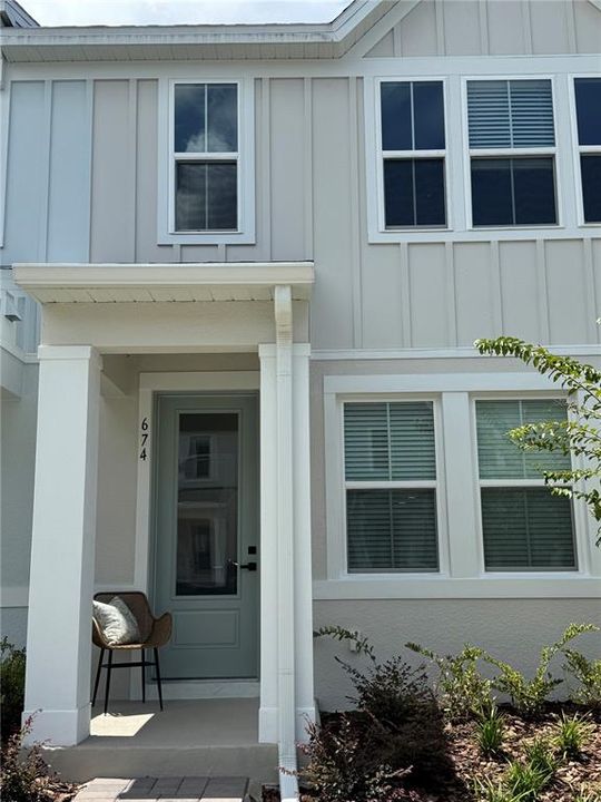 For Rent: $2,150 (3 beds, 2 baths, 1687 Square Feet)