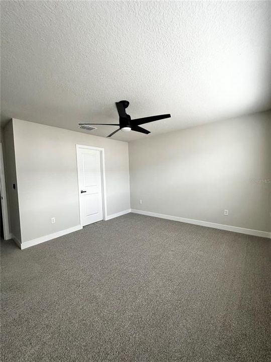 For Rent: $2,150 (3 beds, 2 baths, 1687 Square Feet)