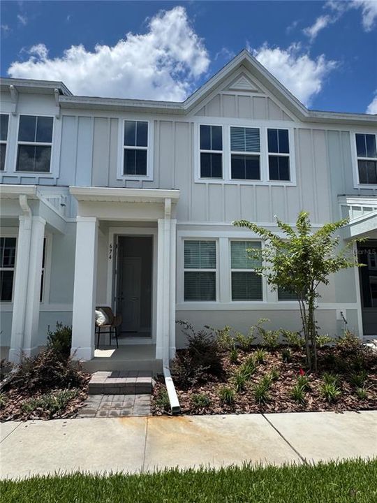 For Rent: $2,150 (3 beds, 2 baths, 1687 Square Feet)