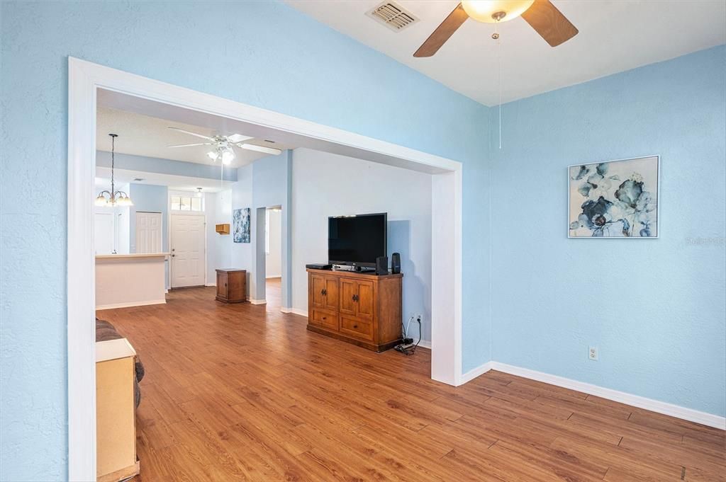 En Venta: $185,000 (2 camas, 1 baños, 963 Pies cuadrados)