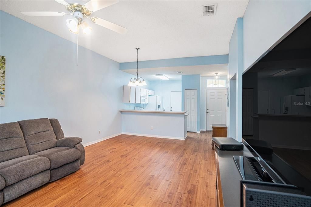 En Venta: $185,000 (2 camas, 1 baños, 963 Pies cuadrados)