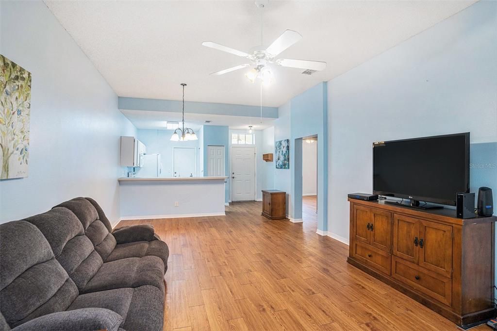 En Venta: $185,000 (2 camas, 1 baños, 963 Pies cuadrados)