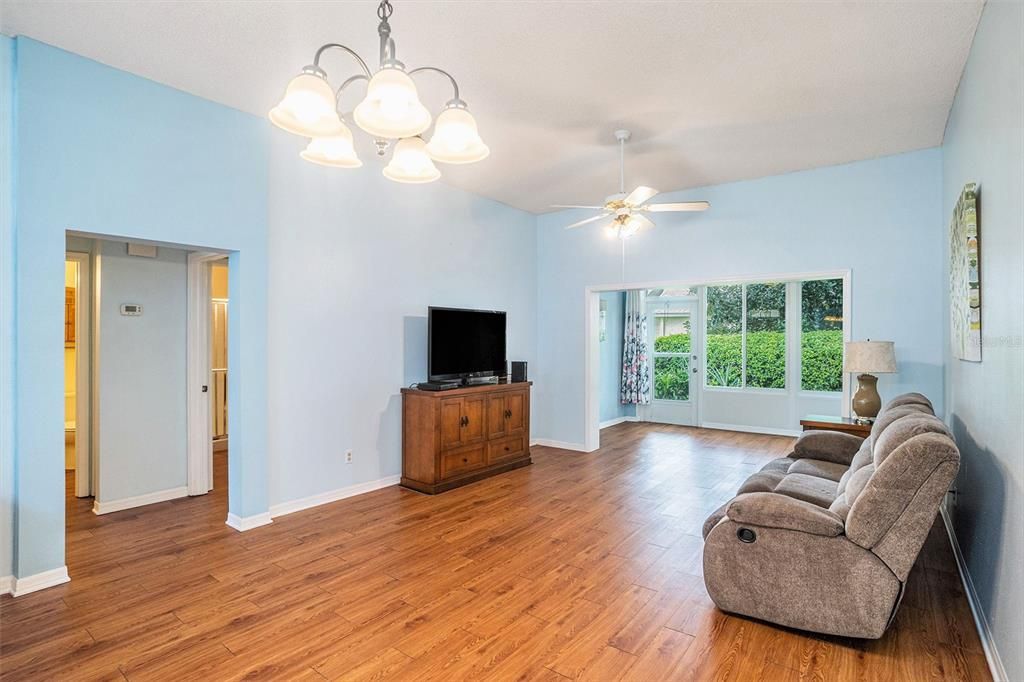 En Venta: $185,000 (2 camas, 1 baños, 963 Pies cuadrados)