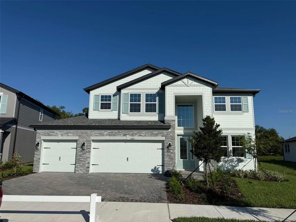 Недавно продано: $879,210 (5 спален, 4 ванн, 3531 Квадратных фут)