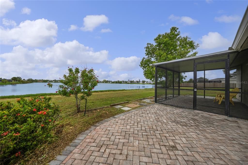 Active With Contract: $199,900 (2 beds, 1 baths, 900 Square Feet)