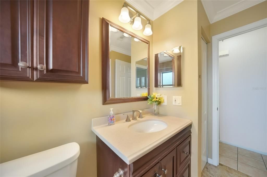 Active With Contract: $199,900 (2 beds, 1 baths, 900 Square Feet)