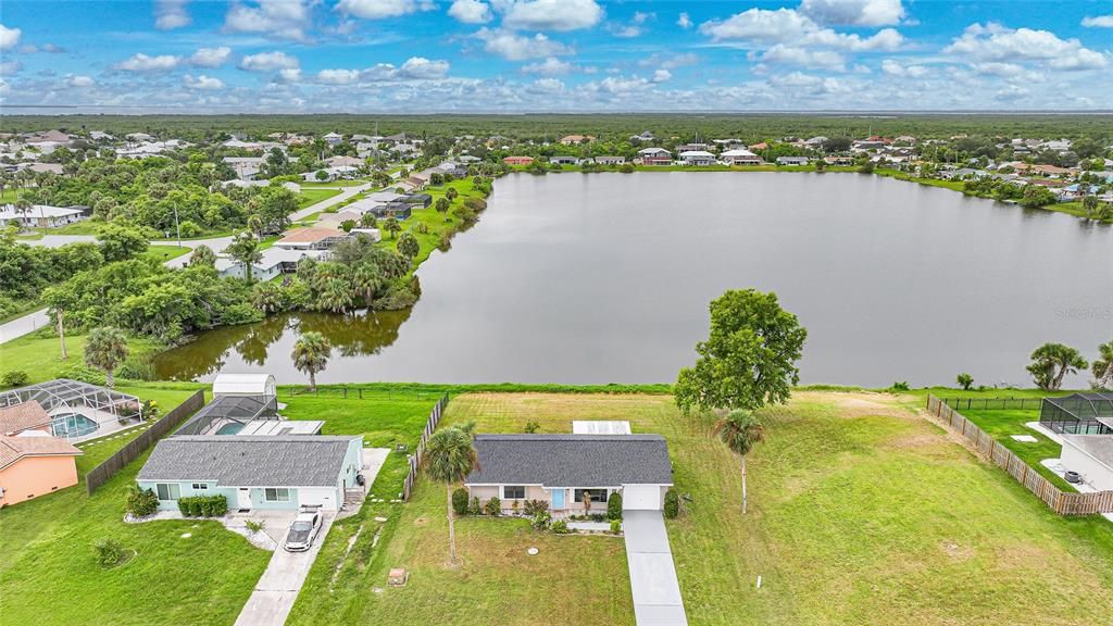 Active With Contract: $199,900 (2 beds, 1 baths, 900 Square Feet)