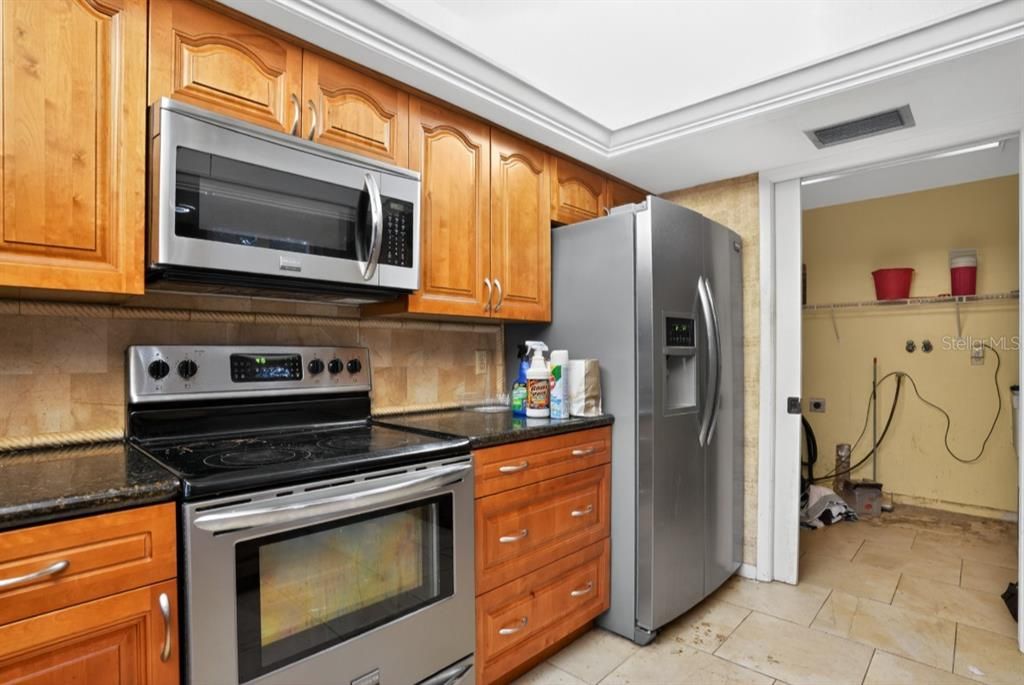 Под контрактом: $458,000 (3 спален, 2 ванн, 1621 Квадратных фут)