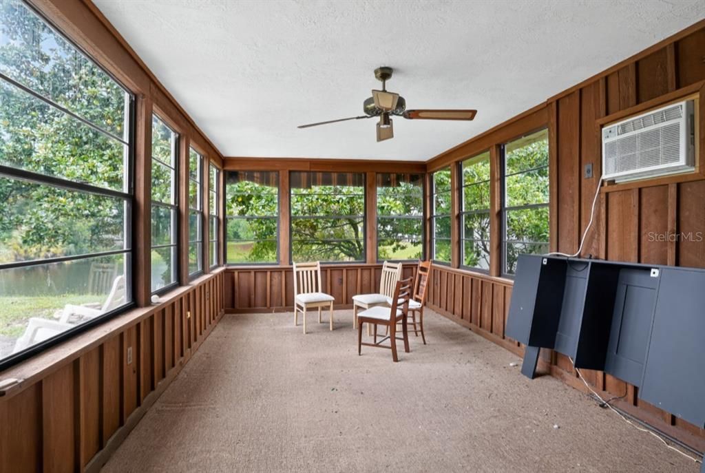 Под контрактом: $458,000 (3 спален, 2 ванн, 1621 Квадратных фут)