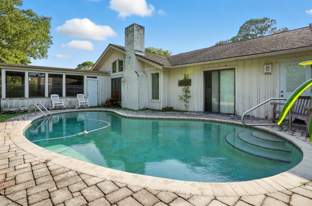 Под контрактом: $458,000 (3 спален, 2 ванн, 1621 Квадратных фут)