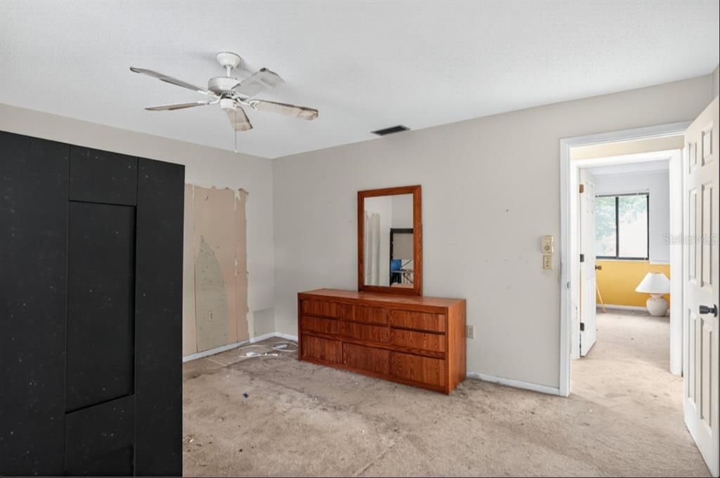 Под контрактом: $458,000 (3 спален, 2 ванн, 1621 Квадратных фут)