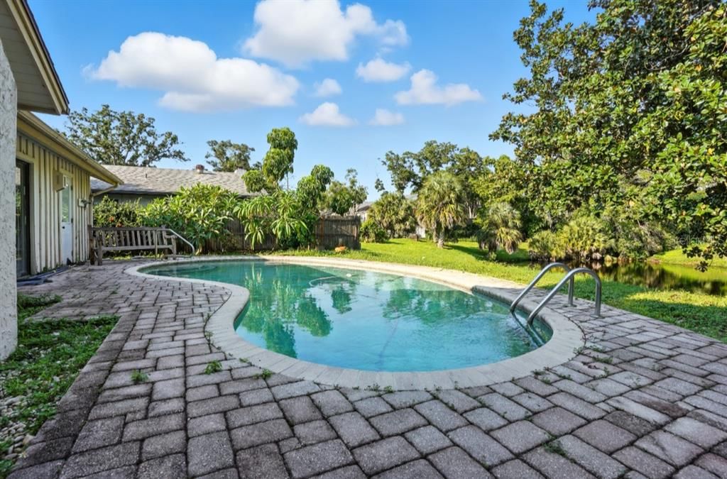 Под контрактом: $458,000 (3 спален, 2 ванн, 1621 Квадратных фут)