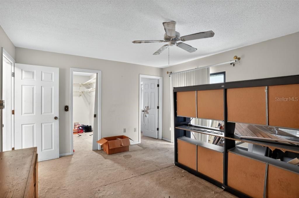 Под контрактом: $458,000 (3 спален, 2 ванн, 1621 Квадратных фут)