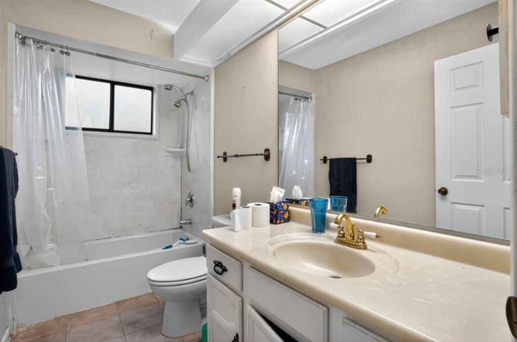 Под контрактом: $458,000 (3 спален, 2 ванн, 1621 Квадратных фут)