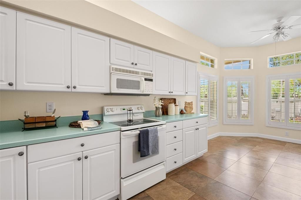 Под контрактом: $475,000 (3 спален, 2 ванн, 1922 Квадратных фут)