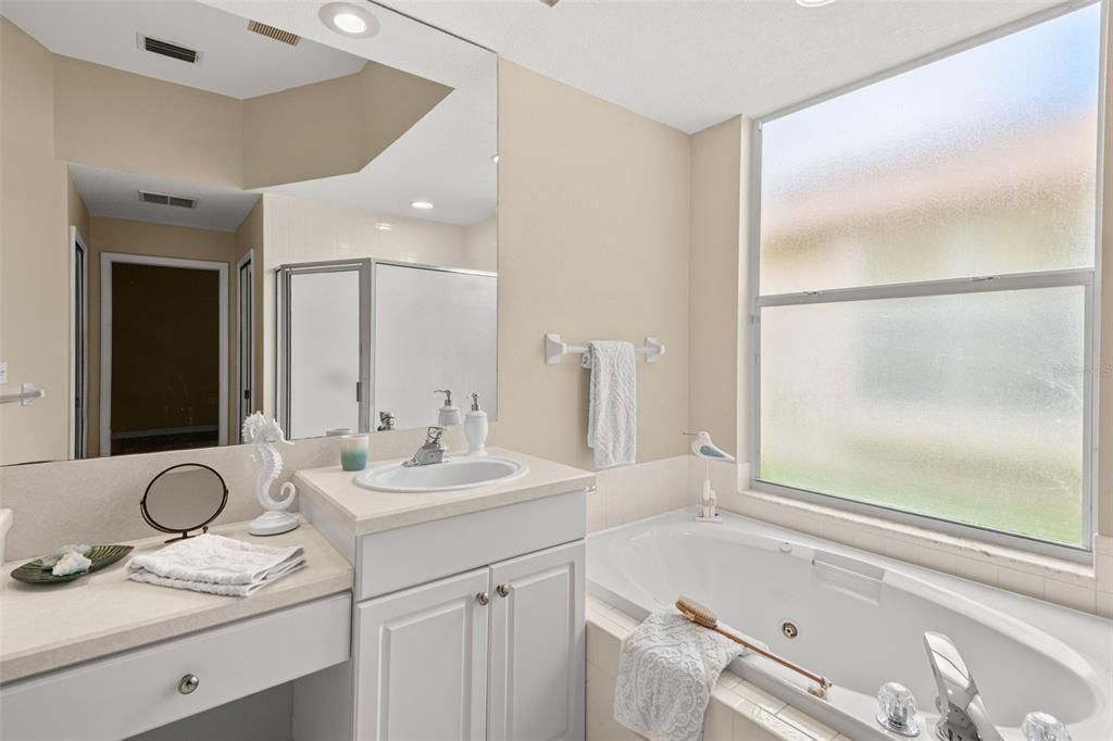 Под контрактом: $475,000 (3 спален, 2 ванн, 1922 Квадратных фут)