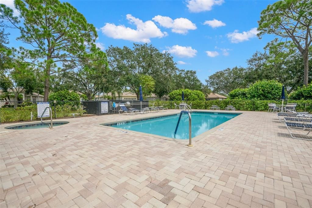 Под контрактом: $475,000 (3 спален, 2 ванн, 1922 Квадратных фут)