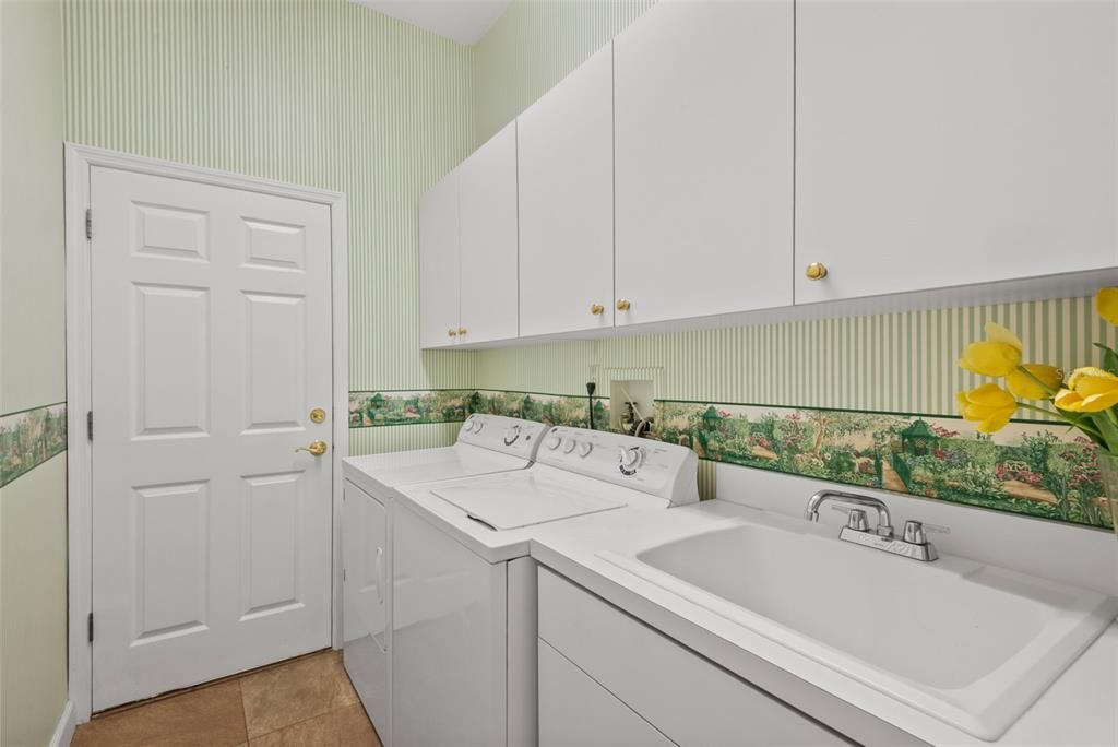 Под контрактом: $475,000 (3 спален, 2 ванн, 1922 Квадратных фут)