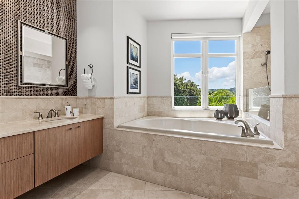 待售: $4,300,000 (4 贝兹, 4 浴室, 3700 平方英尺)