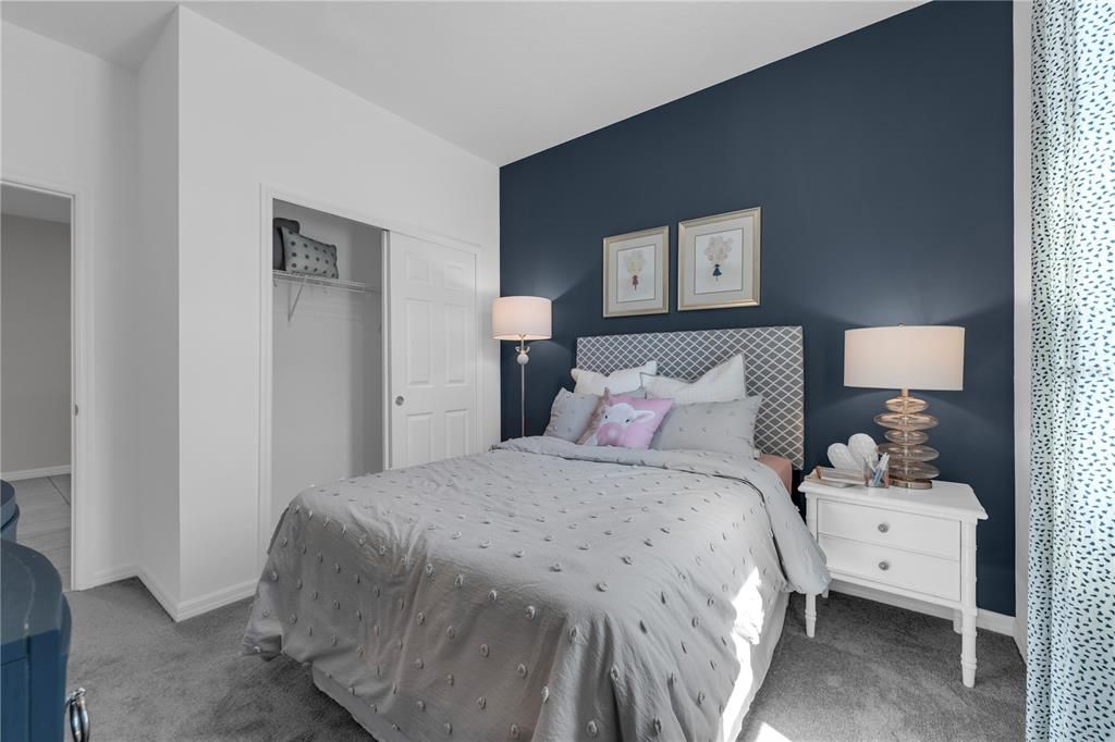 Activo con contrato: $354,990 (4 camas, 2 baños, 1839 Pies cuadrados)