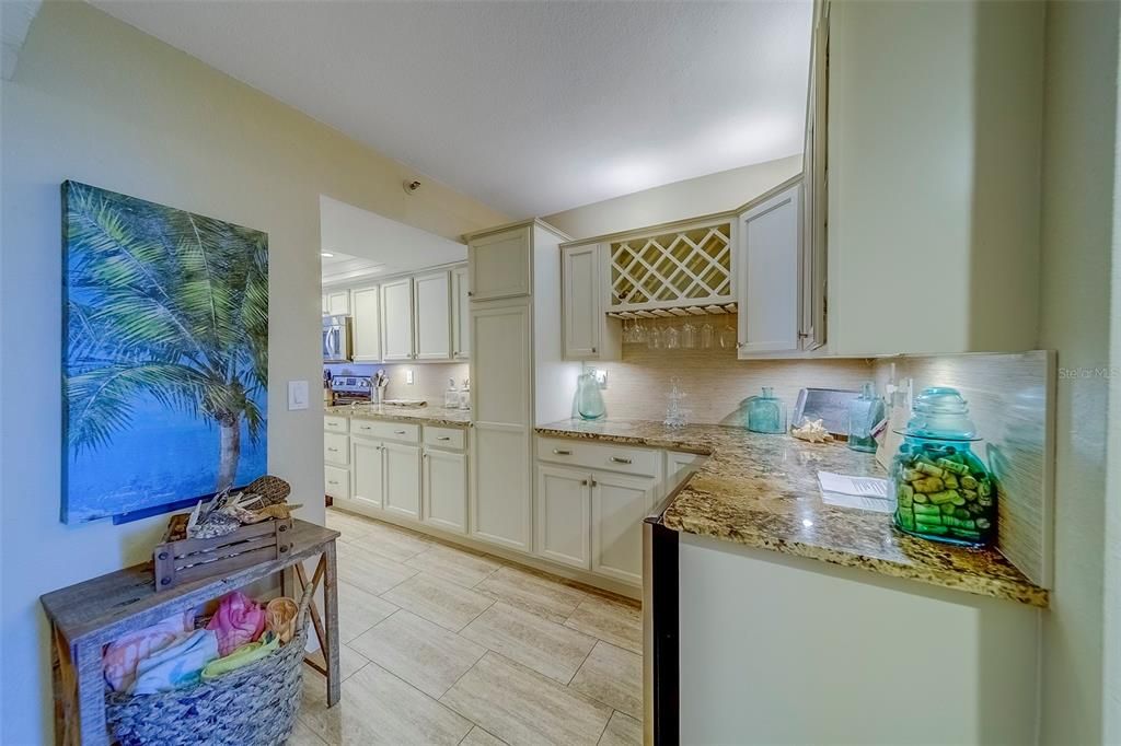 出租: $8,500 (2 贝兹, 2 浴室, 1220 平方英尺)