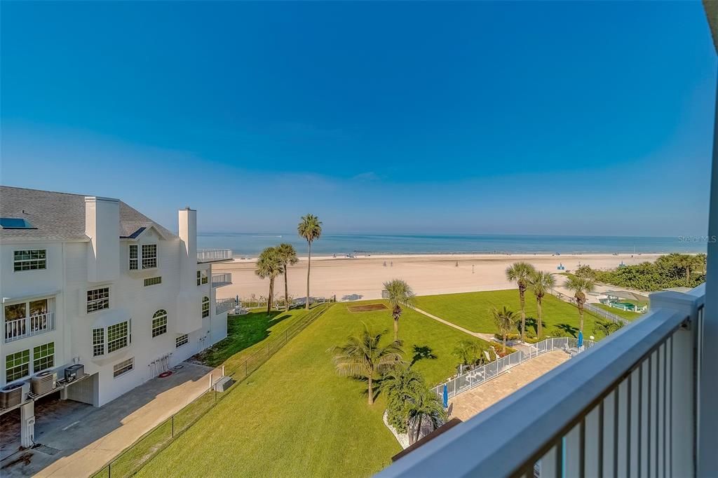 出租: $8,500 (2 贝兹, 2 浴室, 1220 平方英尺)