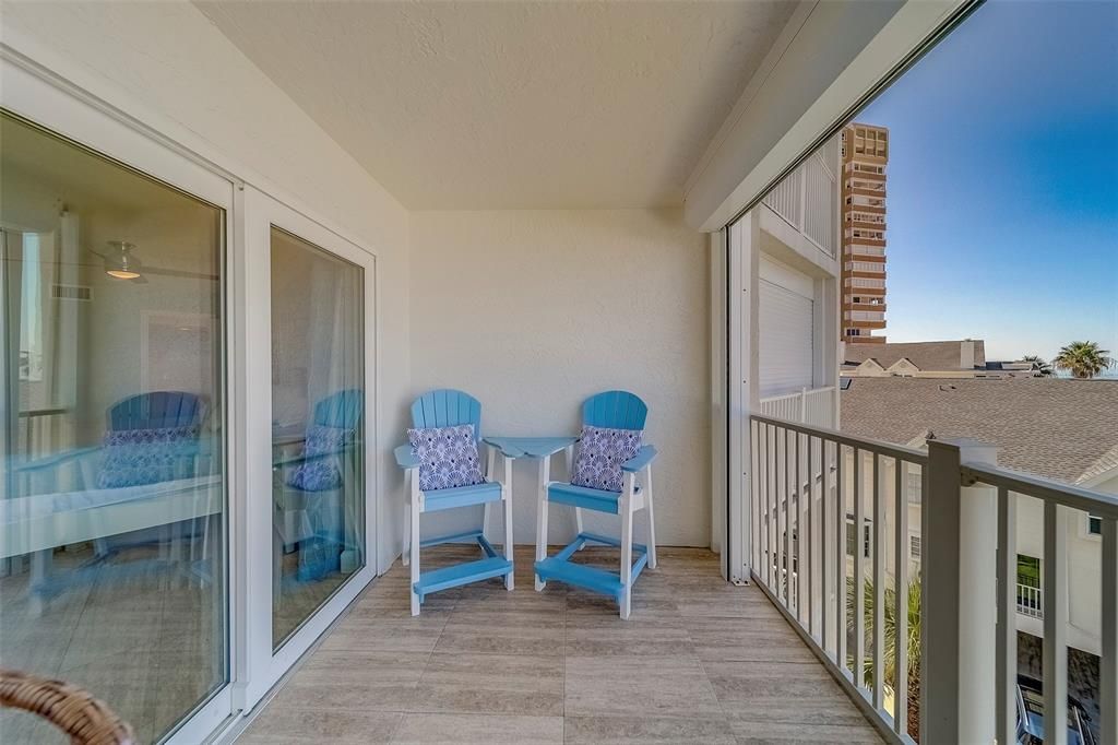 出租: $8,500 (2 贝兹, 2 浴室, 1220 平方英尺)