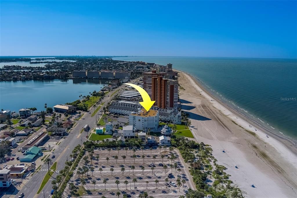 出租: $8,500 (2 贝兹, 2 浴室, 1220 平方英尺)