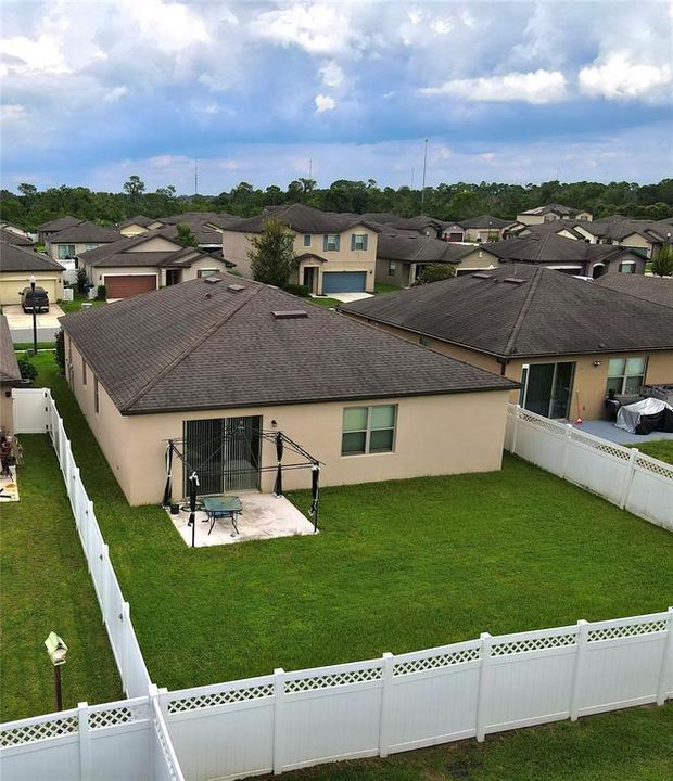 Active With Contract: $290,000 (3 beds, 2 baths, 1990 Square Feet)