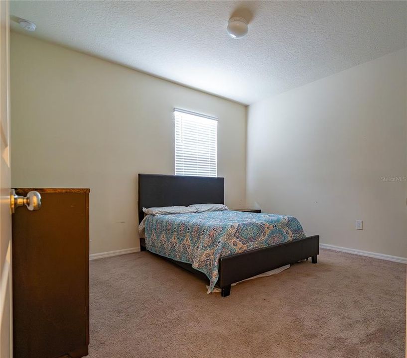 Active With Contract: $290,000 (3 beds, 2 baths, 1990 Square Feet)