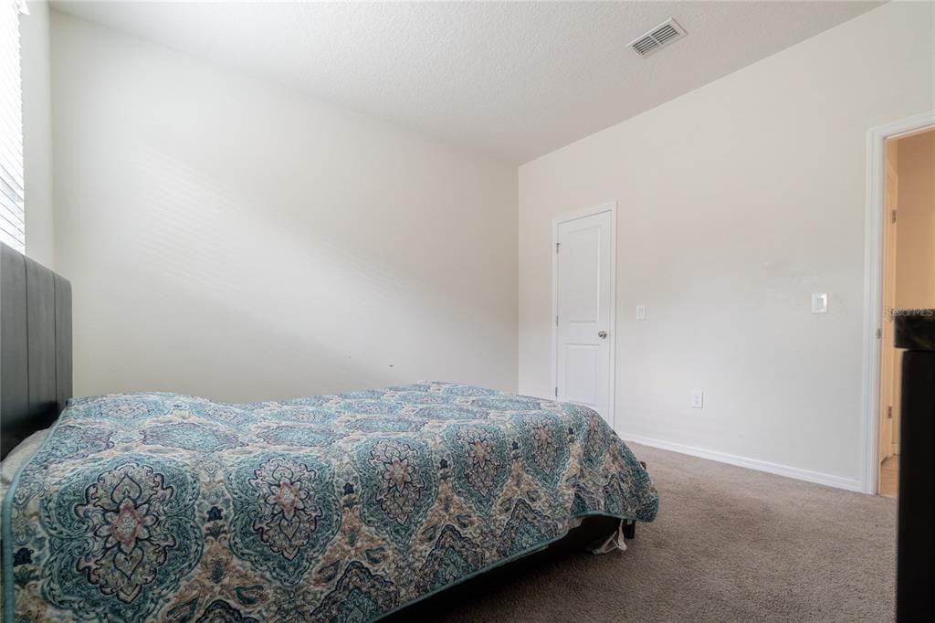 Active With Contract: $290,000 (3 beds, 2 baths, 1990 Square Feet)