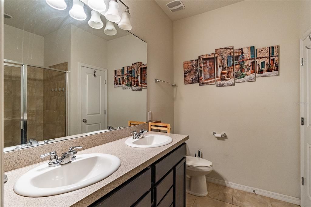 Active With Contract: $290,000 (3 beds, 2 baths, 1990 Square Feet)