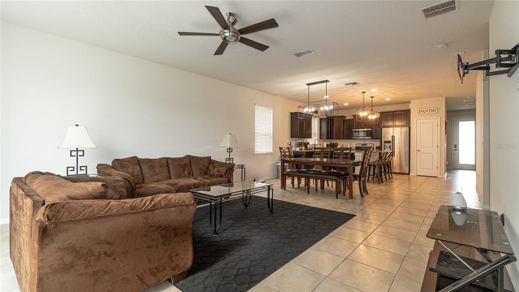 Active With Contract: $290,000 (3 beds, 2 baths, 1990 Square Feet)