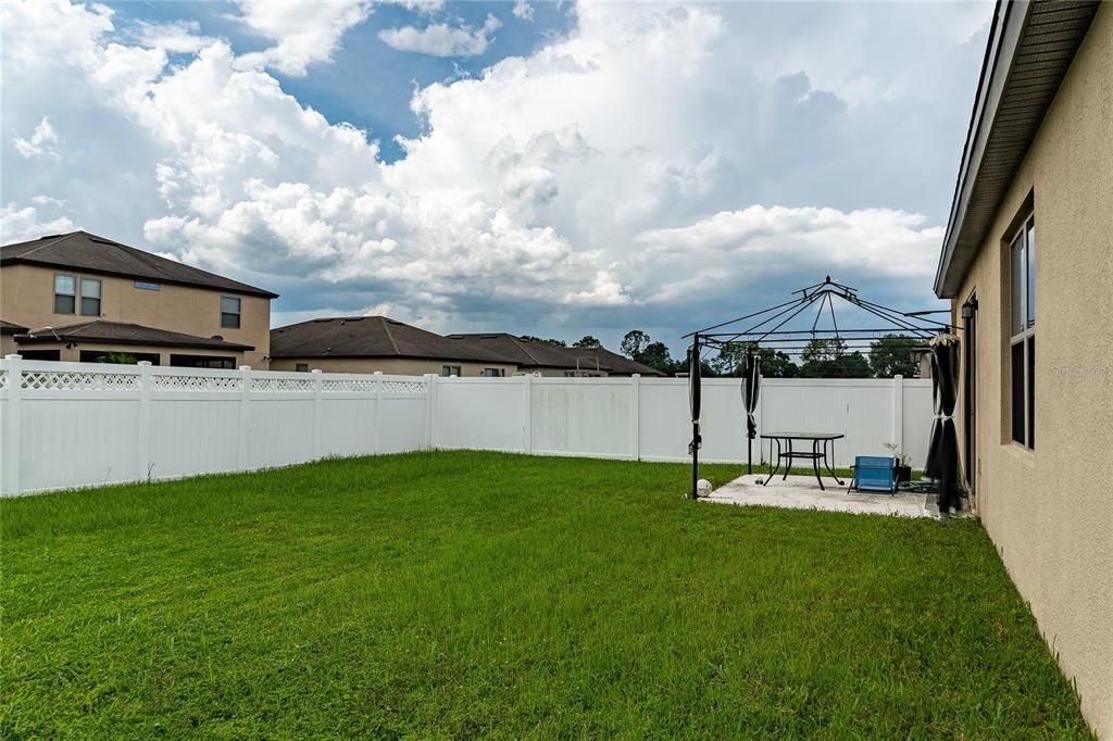 Active With Contract: $290,000 (3 beds, 2 baths, 1990 Square Feet)