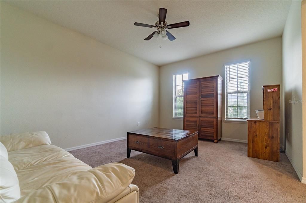 Active With Contract: $290,000 (3 beds, 2 baths, 1990 Square Feet)