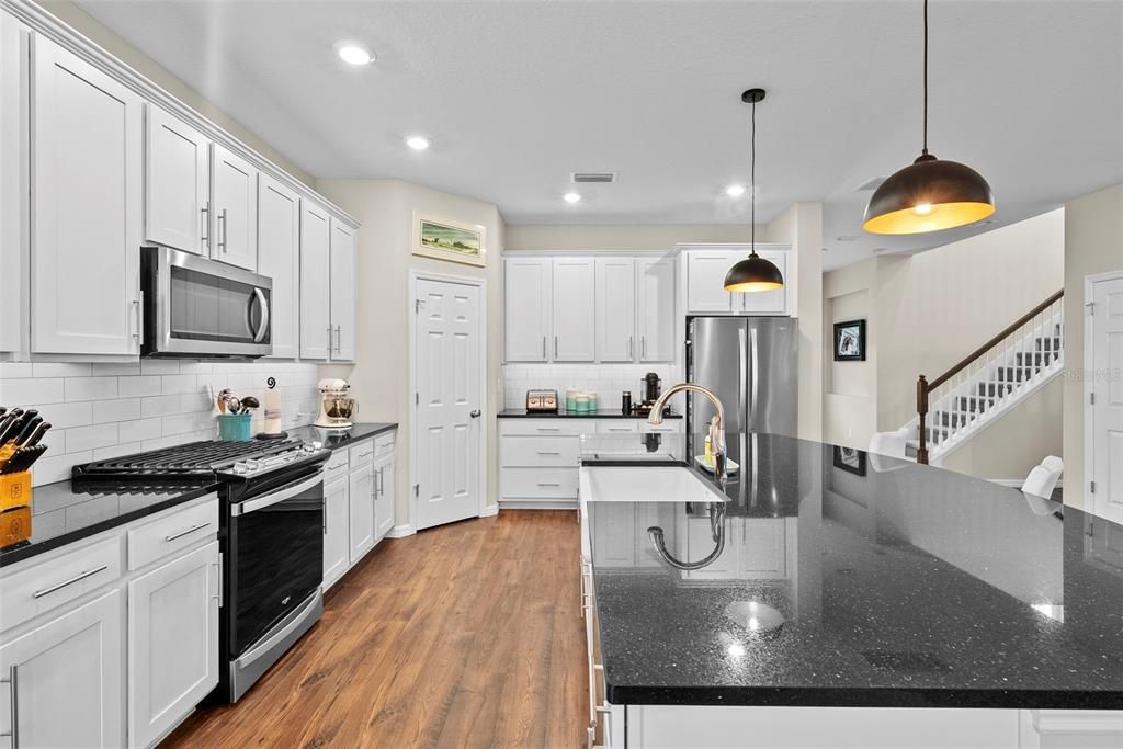 待售: $730,000 (3 贝兹, 2 浴室, 2442 平方英尺)