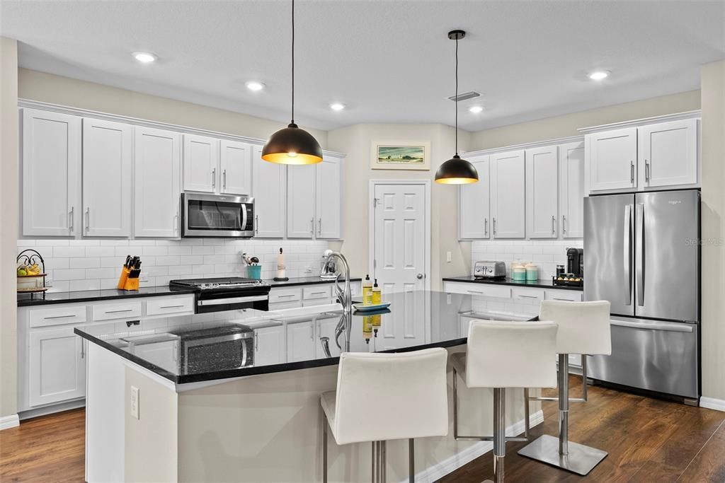 待售: $730,000 (3 贝兹, 2 浴室, 2442 平方英尺)