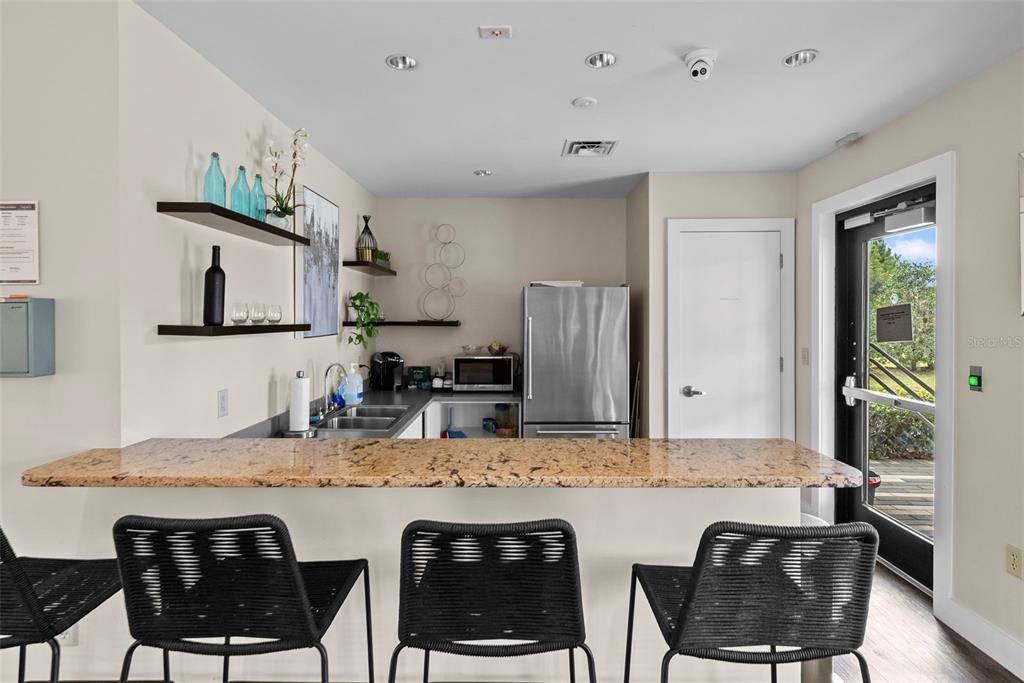 待售: $730,000 (3 贝兹, 2 浴室, 2442 平方英尺)