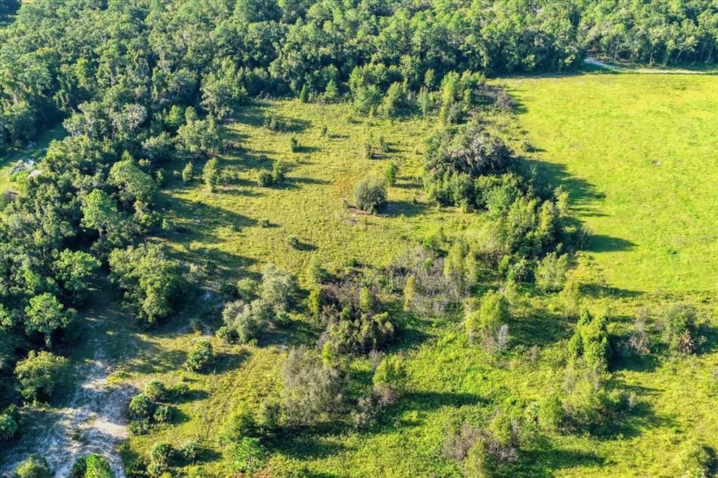 En Venta: $300,000 (17.69 acres)