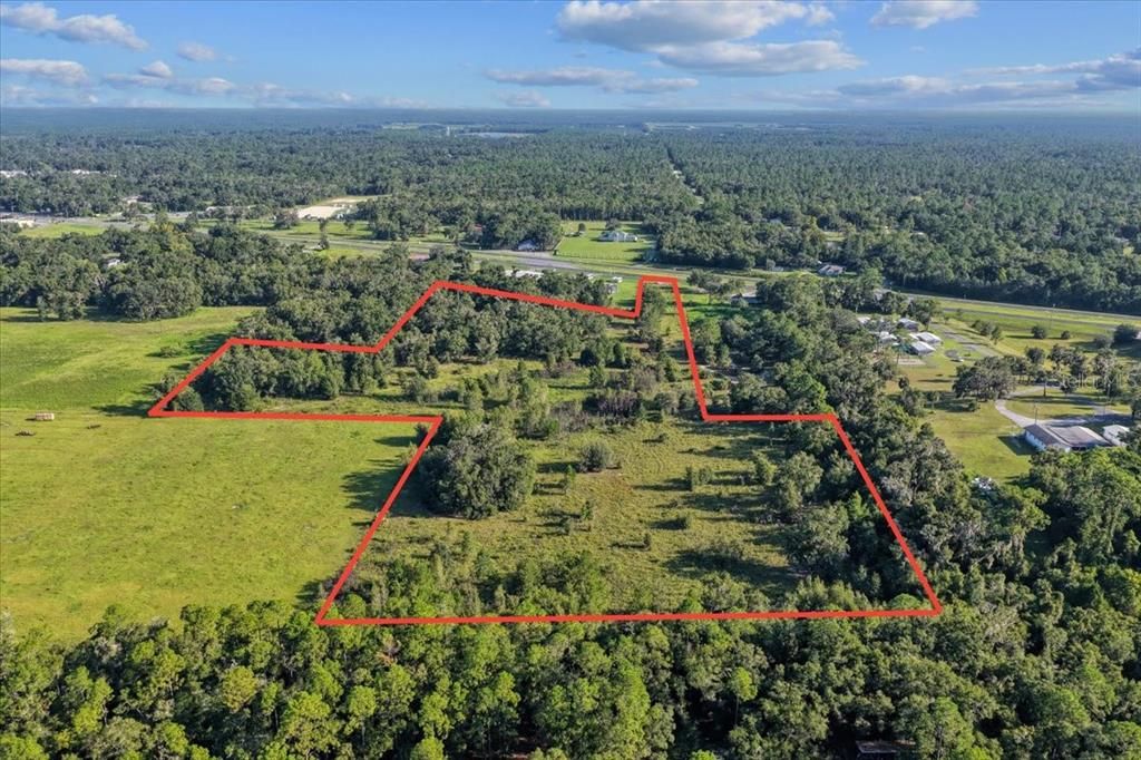 En Venta: $300,000 (17.69 acres)