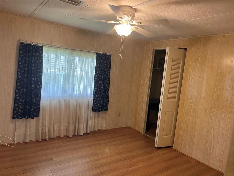 Под контрактом: $150,000 (2 спален, 2 ванн, 1056 Квадратных фут)