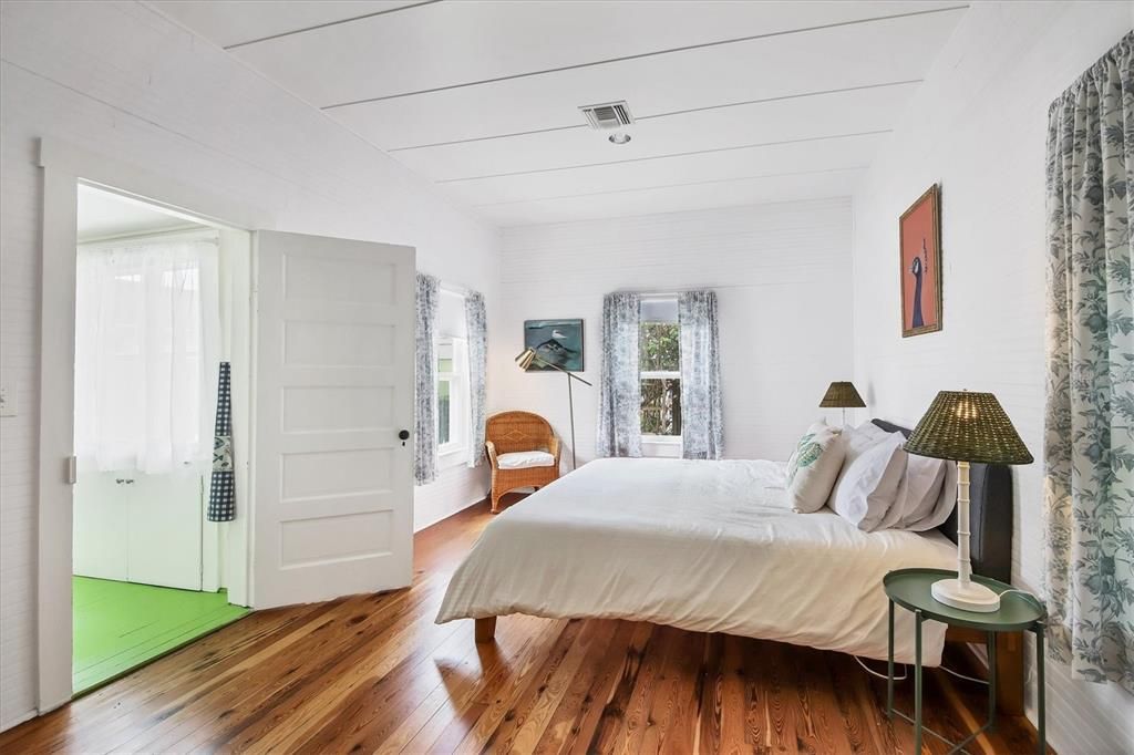 出租: $4,900 (4 贝兹, 2 浴室, 1858 平方英尺)