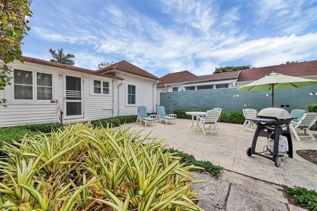 出租: $4,900 (4 贝兹, 2 浴室, 1858 平方英尺)