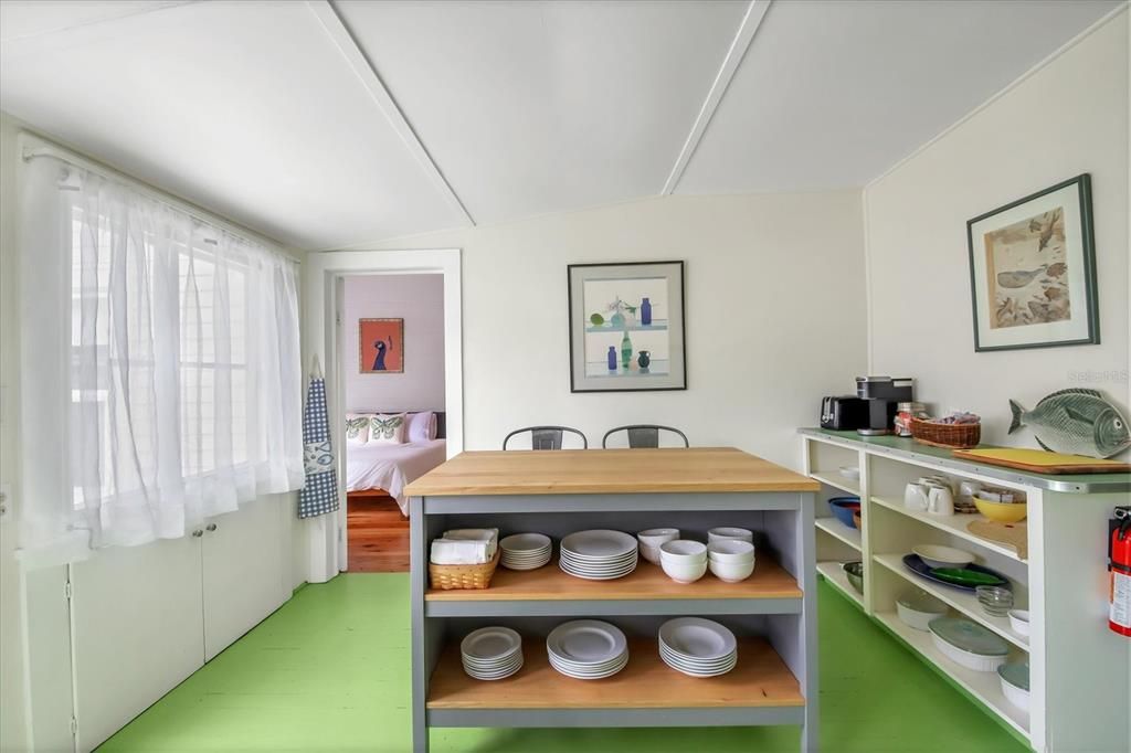 出租: $4,900 (4 贝兹, 2 浴室, 1858 平方英尺)