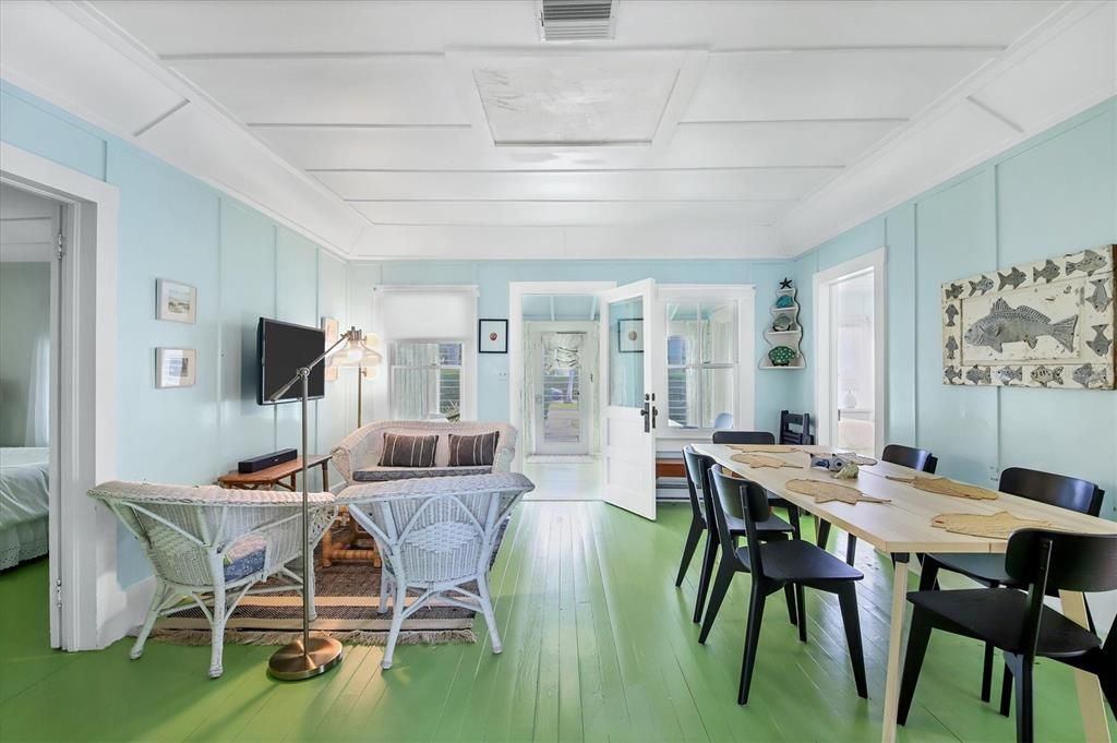 出租: $4,900 (4 贝兹, 2 浴室, 1858 平方英尺)