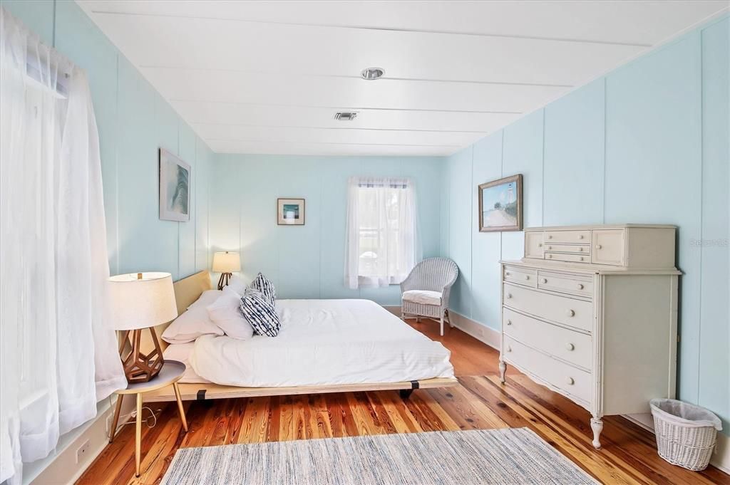 出租: $4,900 (4 贝兹, 2 浴室, 1858 平方英尺)