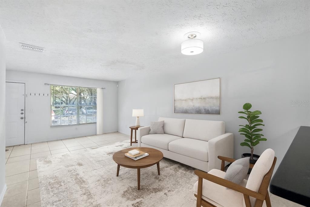 合同活跃: $199,000 (2 贝兹, 1 浴室, 1020 平方英尺)