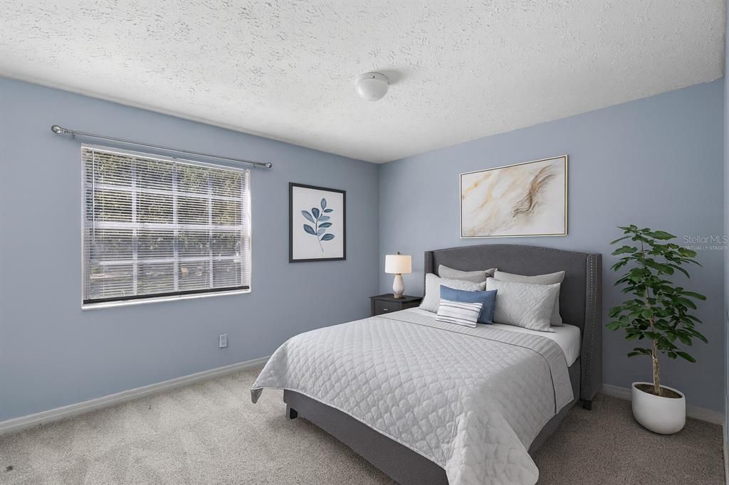 合同活跃: $199,000 (2 贝兹, 1 浴室, 1020 平方英尺)