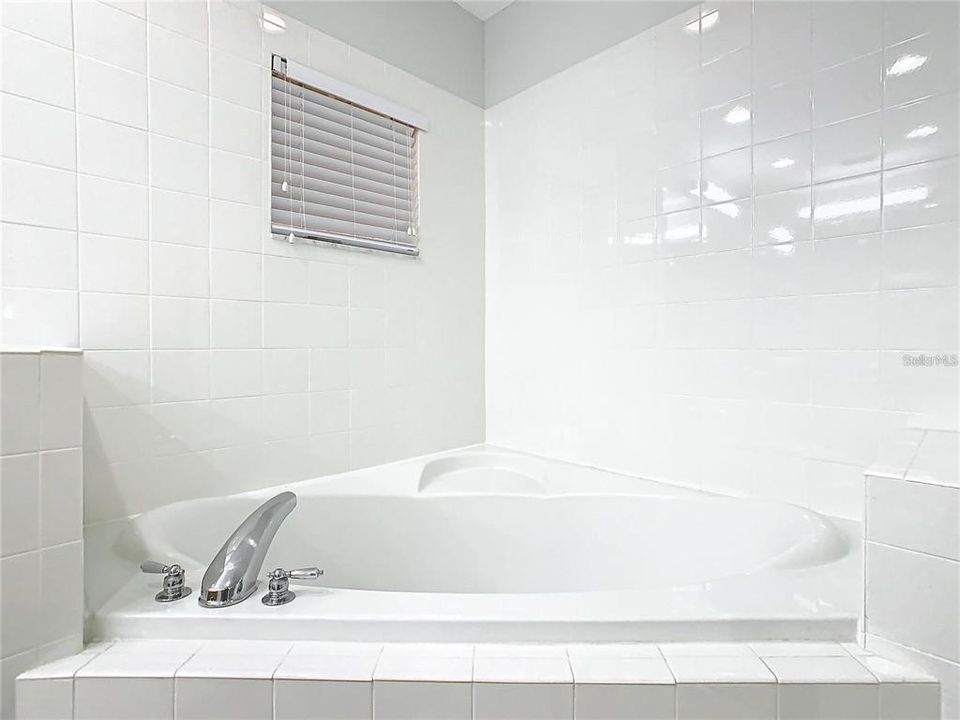 Active With Contract: $2,100 (3 beds, 2 baths, 1700 Square Feet)